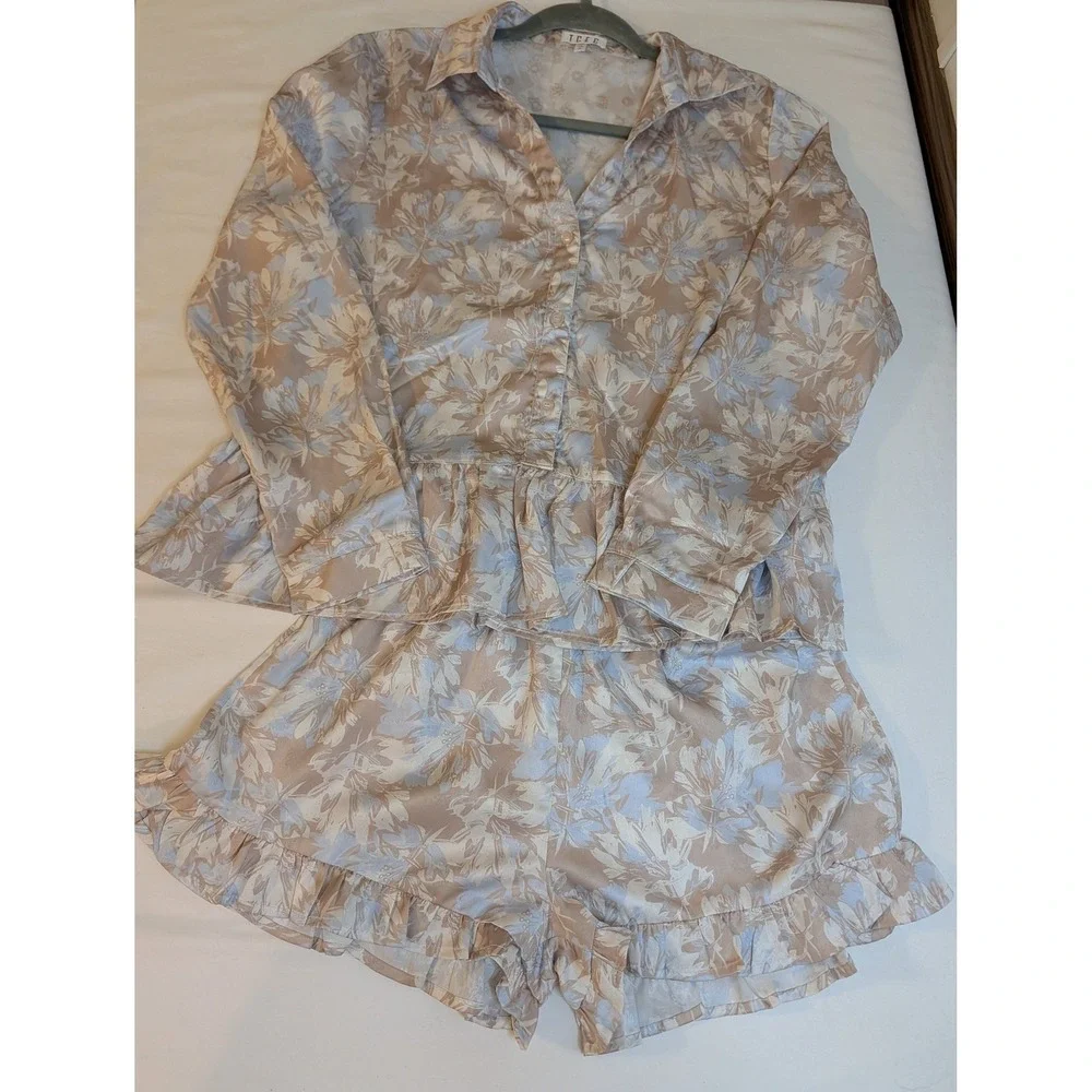 TCEC‎ Floral 2 Piece Set Womens Medium Blue Tan Peplum Top Ruffle Shorts CST1004
